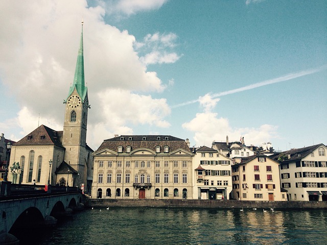 Relocation of Your Company to Switzerland: Discover the Ideal Region for Your Headquarters