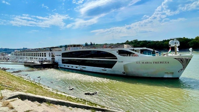 A Symphony of Elegance: Romantic Danube River Cruise and Exclusive Swiss Luxury Tour